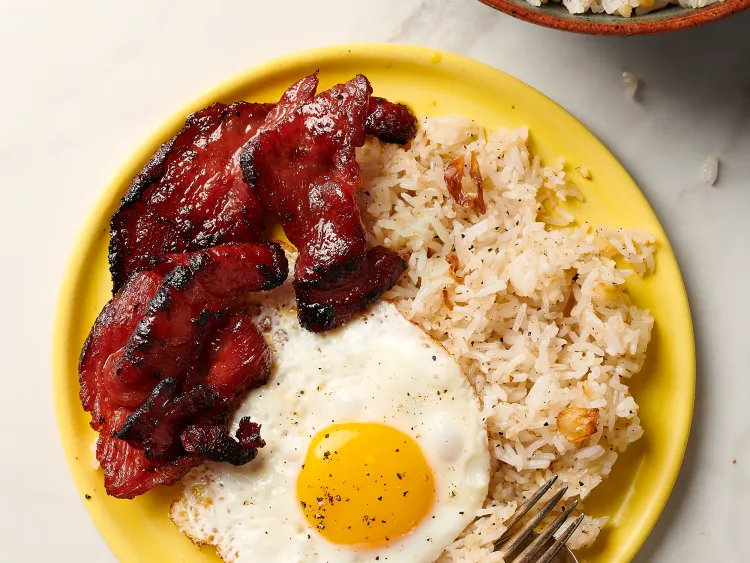 3-Ingredient Garlic Fried Rice Is My Favorite Filipino Breakfast